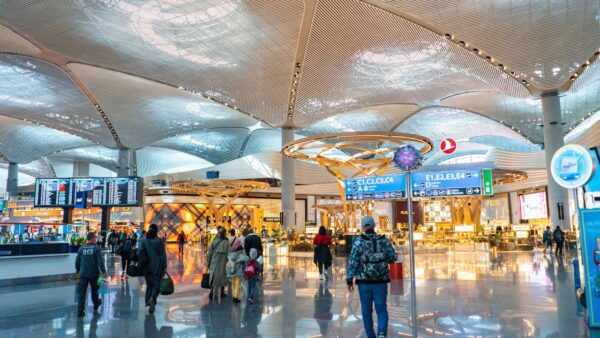 Dubai Tehran Flights Resume: First Landing Since Middle East Conflict