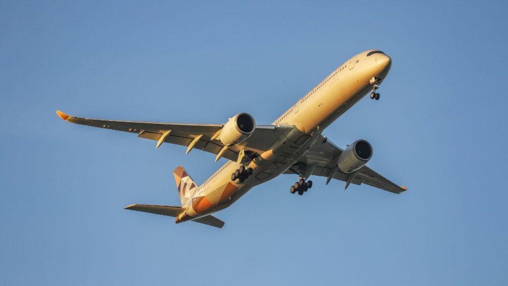 Etihad Europe Flights 2026: Abu Dhabi Adds Prague and Warsaw to Growing Network