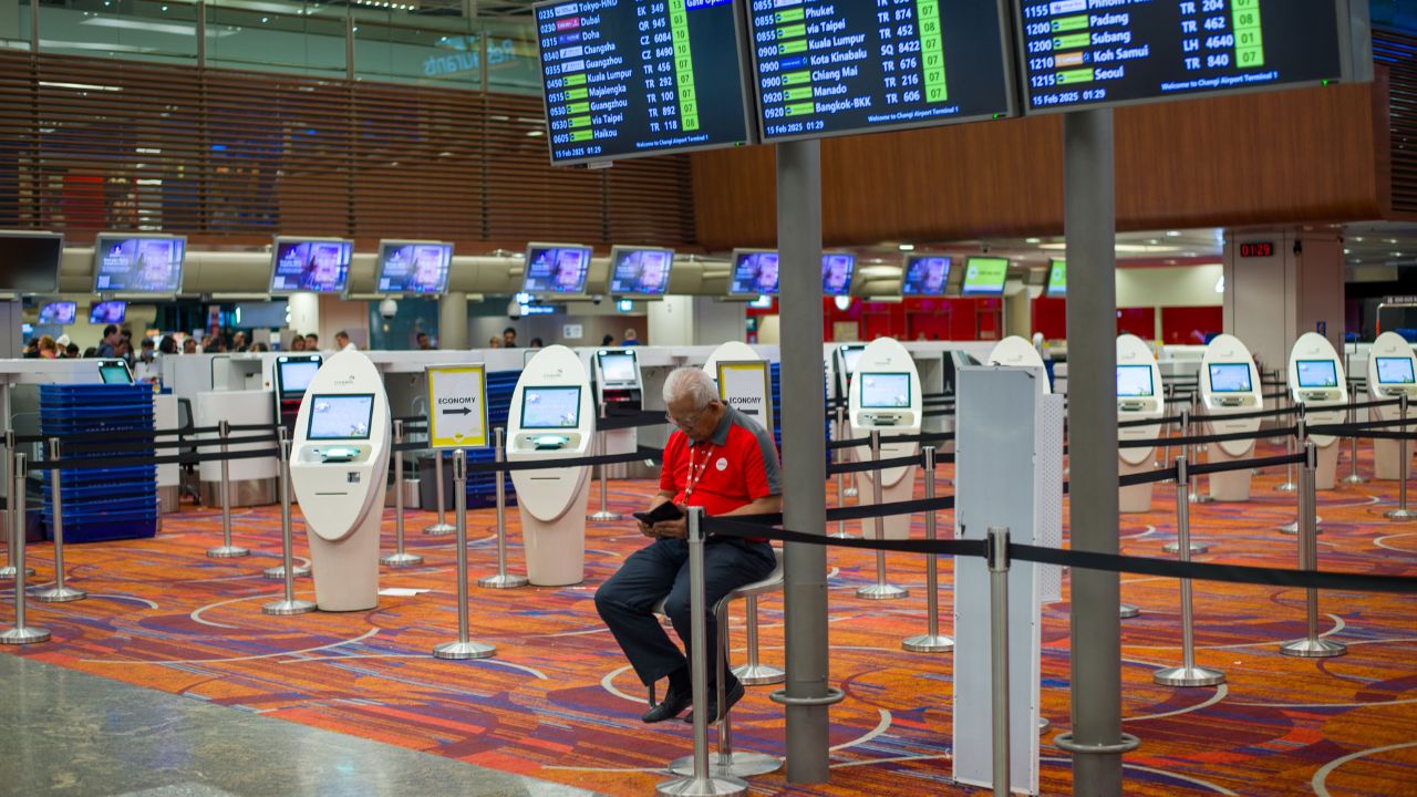 Singapore Changi Transit Guide 2026: The No-Boarding Rule Changes Everything