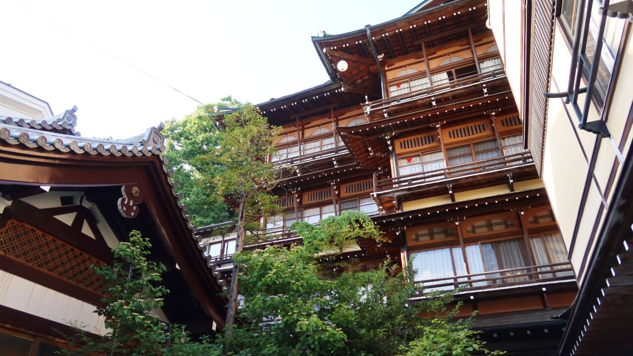 Kinosaki Onsen Japan 2026: Rival Ryokan Share Data to Survive as Inbound Tourism Slumps
