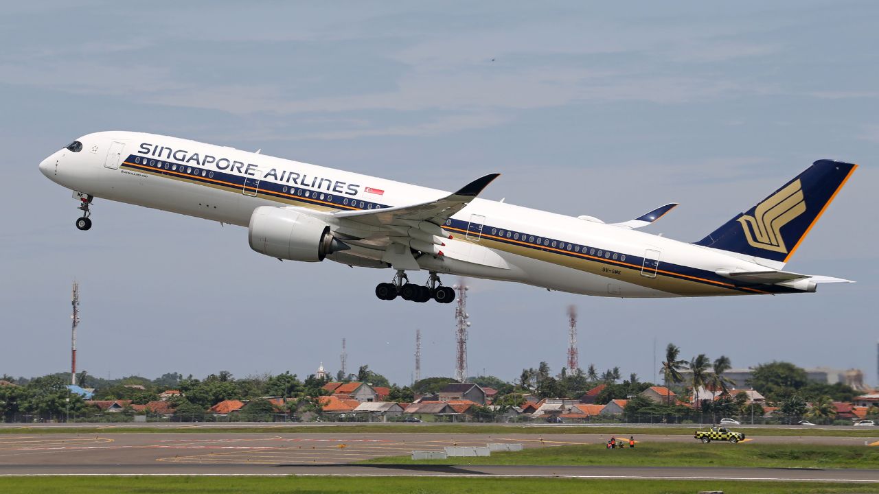 Singapore Airlines Concierge Service: Buggy Rides to Gate in Suites and First Class Trial