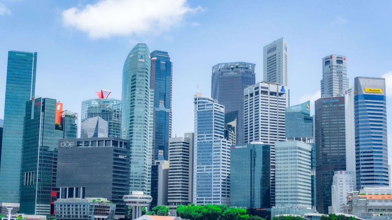 Singapore Premium Travel 2026: Business Class Searches Up 137%, Five-Star Hotels Up 42%