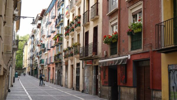 Spain Tourism 2026: 67 Million Air Passengers, €64 Billion Summer Spending