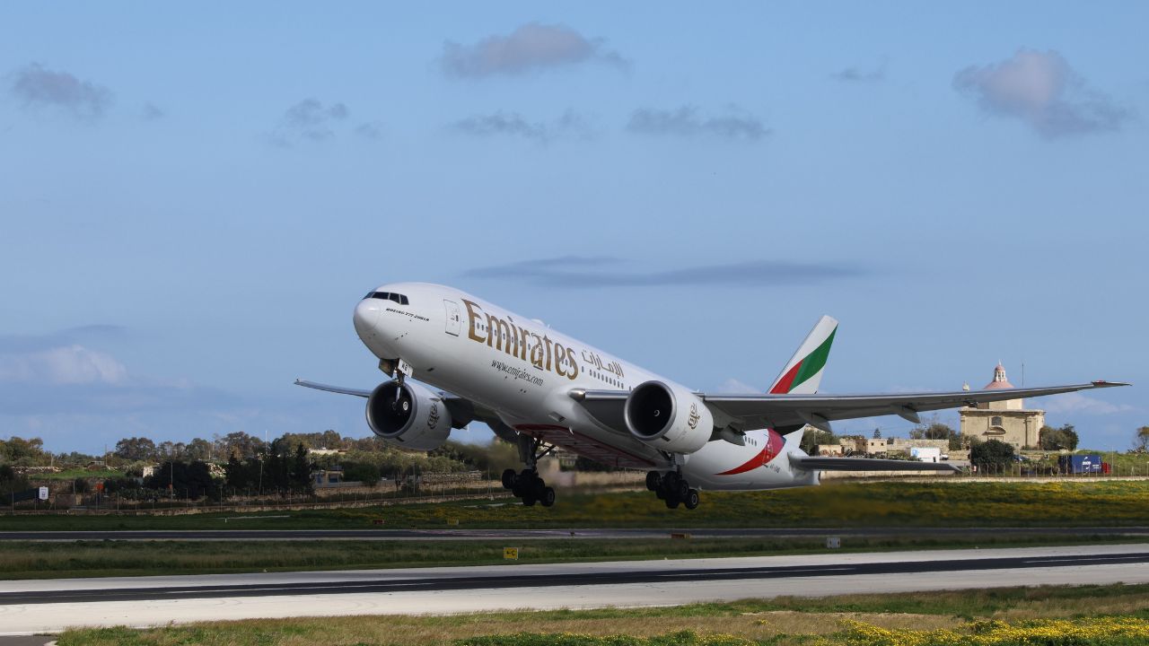 UAE Flight Updates August 2026: Emirates Bahrain Cancelled, Etihad Extends to August 21