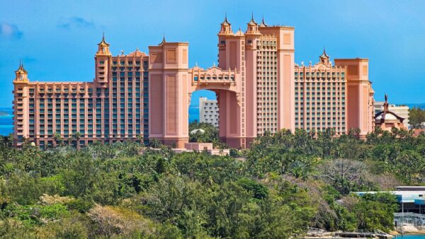 Atlantis The Royal Dubai 2026: World No.4, Best Middle East Hotel, Best Beach Hotel
