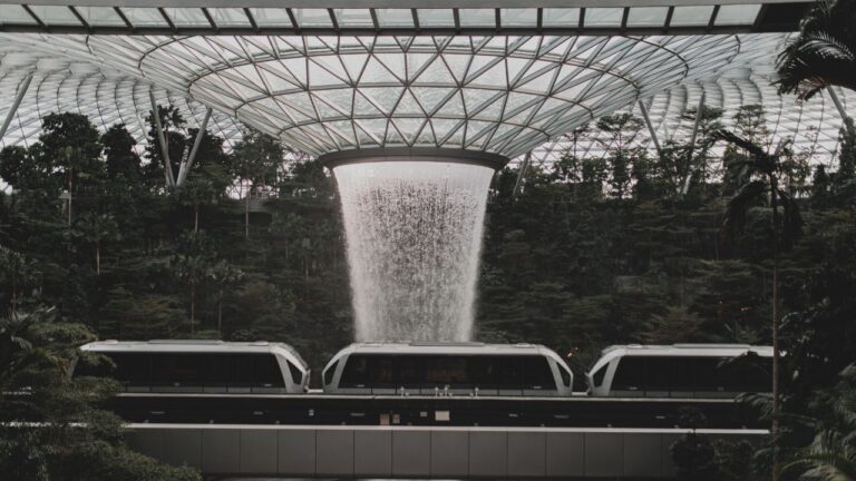 Southeast Asia Busiest Airports 2026: Changi No.1, Hanoi Fastest Growing