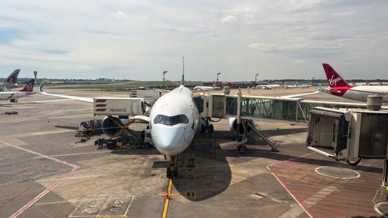 UK Flights Cancelled NATS 2026: 600+ Disrupted, Heathrow Gatwick Manchester Hit